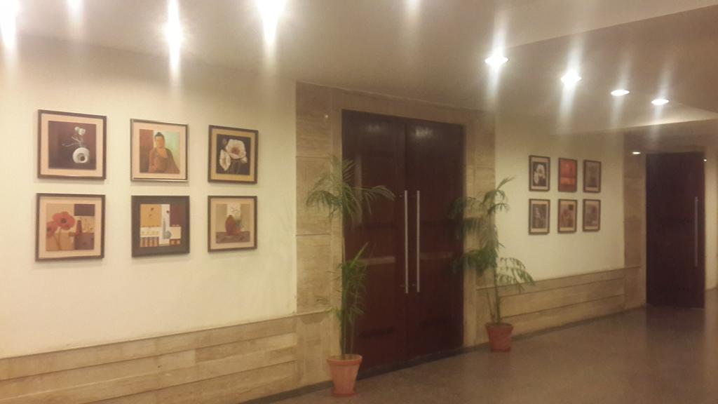 Corporate Regency Hotel New Delhi Exterior foto