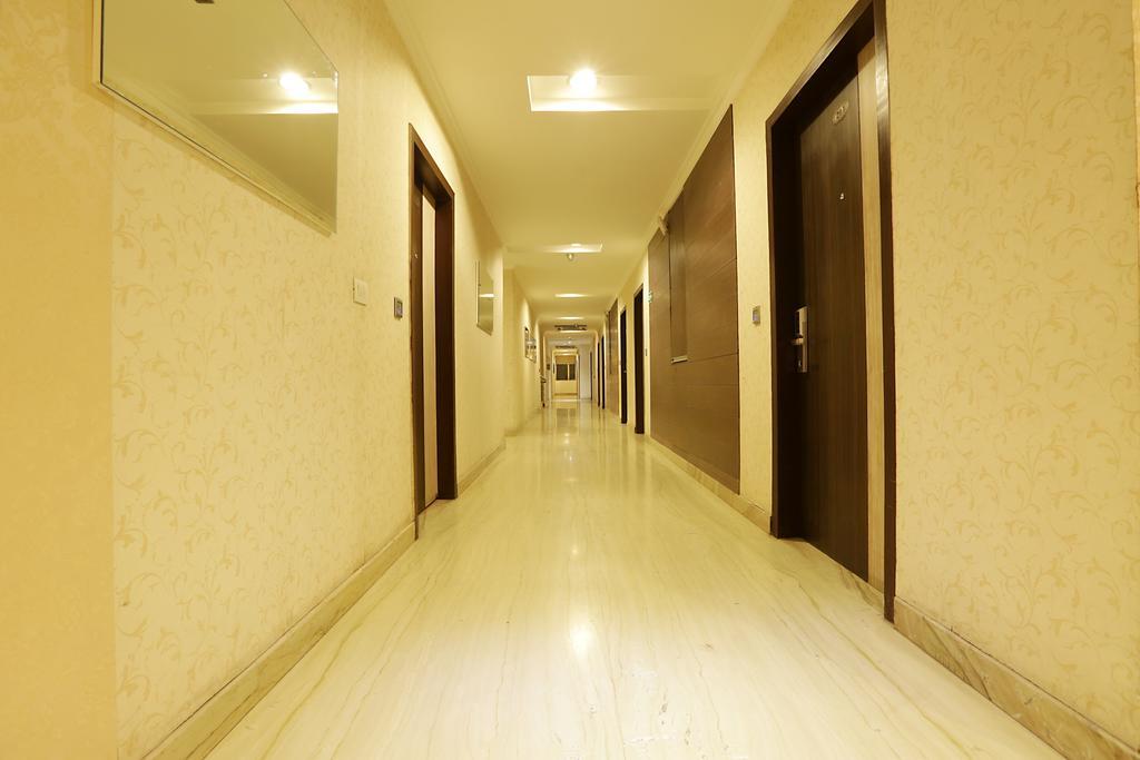 Corporate Regency Hotel New Delhi Exterior foto
