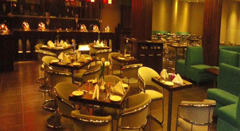 Corporate Regency Hotel New Delhi Exterior foto
