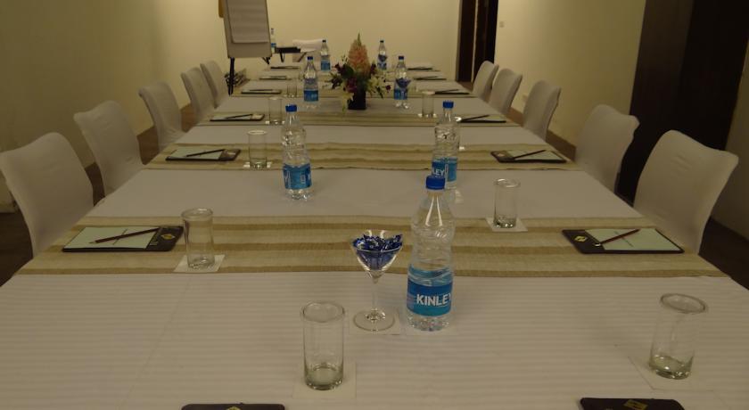 Corporate Regency Hotel New Delhi Exterior foto